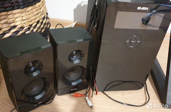 Сабвуфер и колонки sven MS-2250