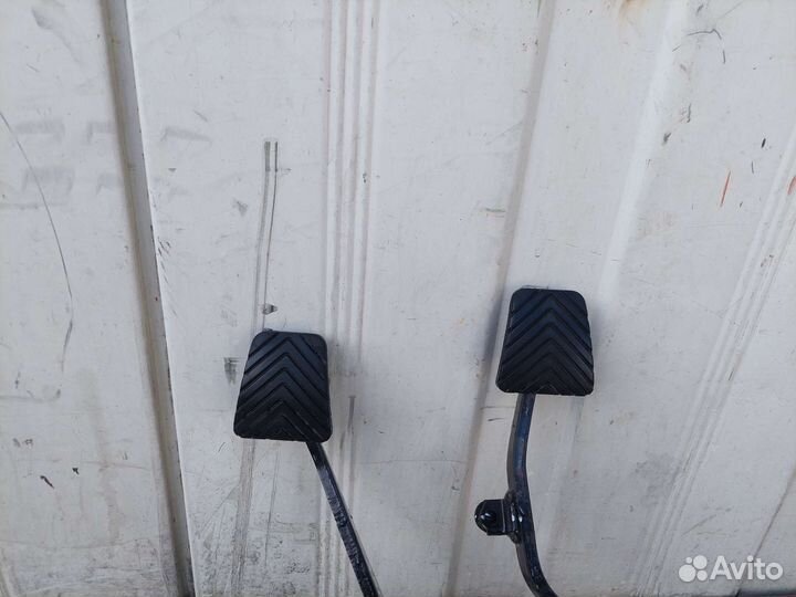 Педаль тормоза Mitsubishi Lancer X