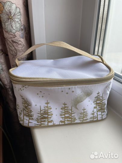 Косметички Ив Роше