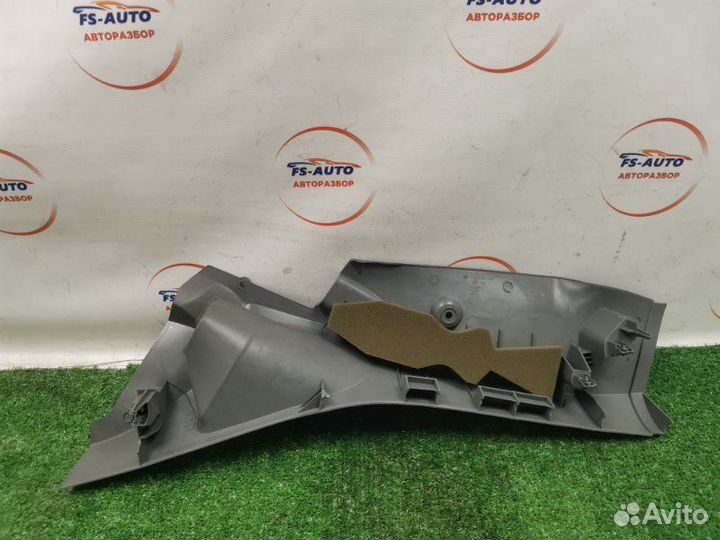 Пластик салона правый Ford Focus 2 хетчбэк 2.0