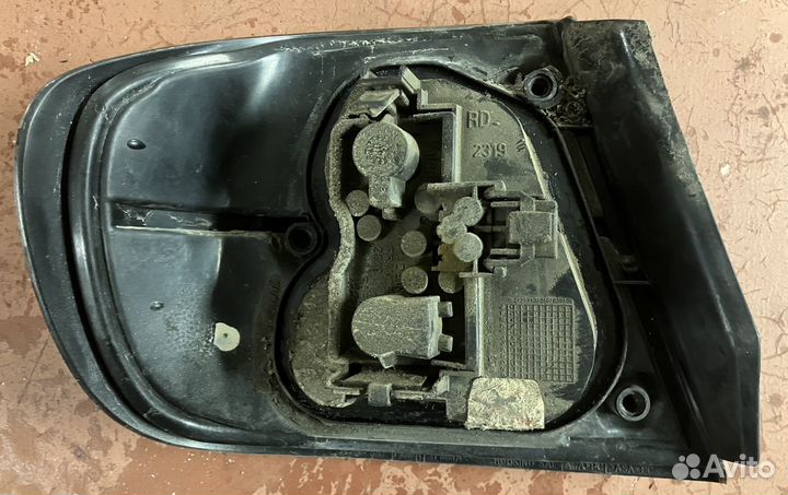 Фонари задн наружн с трещин стекол примьера P11