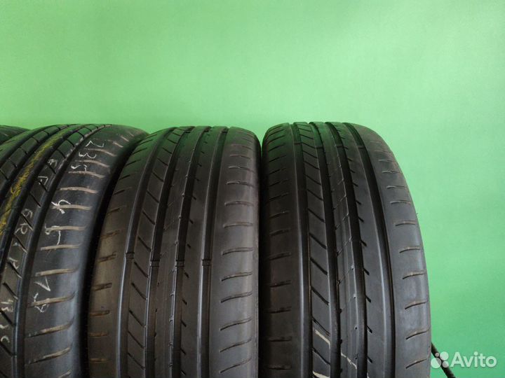 Goodyear EfficientGrip 235/45 R19