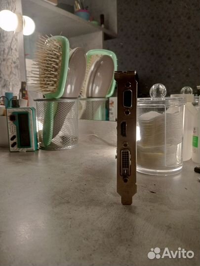 Видеокарта GT 520