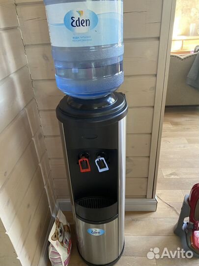 Куллер для воды напольный