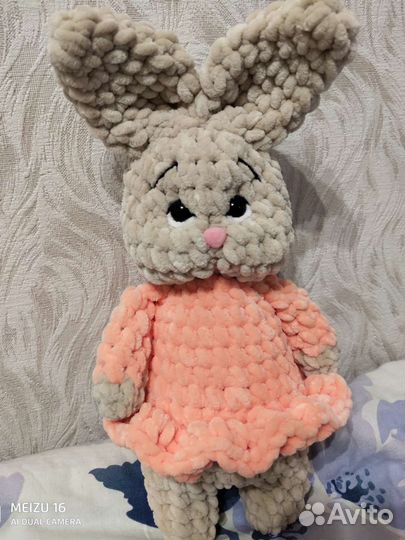 Плюшевый зайчик ручной работы