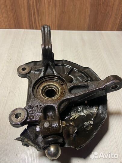 Кулак передний правый Chevrolet Cobalt T250 B15D2