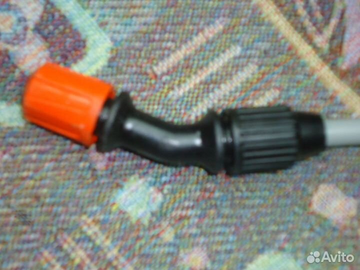 Садовый опрыскиватель Жук