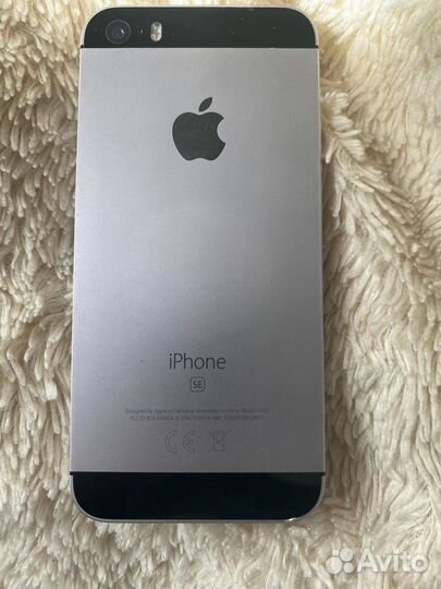 iPhone SE, 32 ГБ