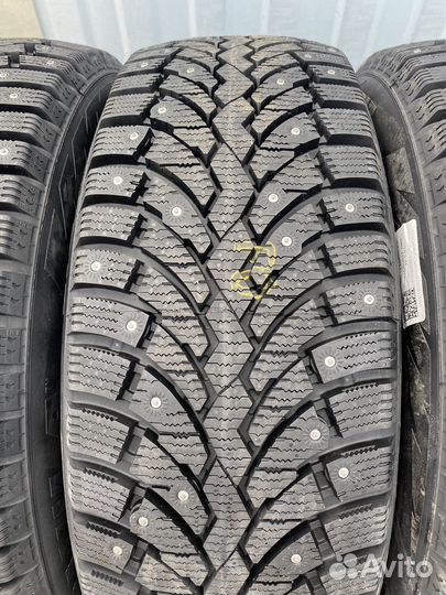 Pirelli Formula Ice 215/60 R17