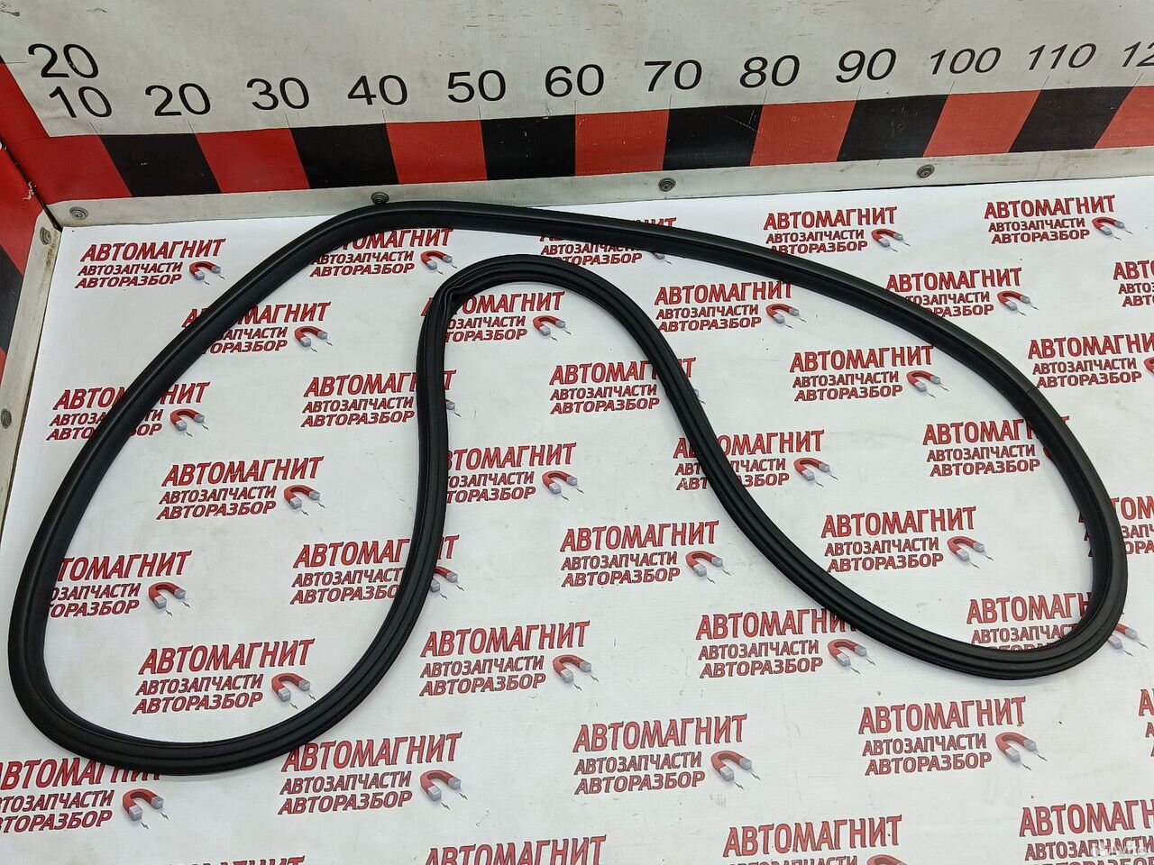 Уплотнитель двери задней правой Джили Монжаро