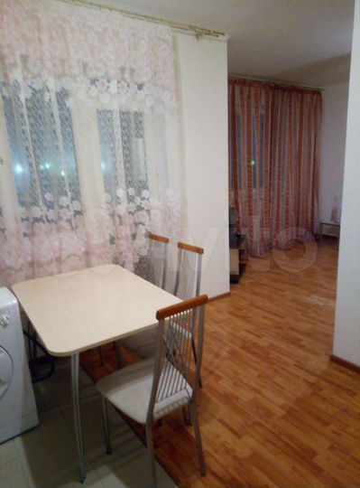 2-к. квартира, 65 м², 2/10 эт.