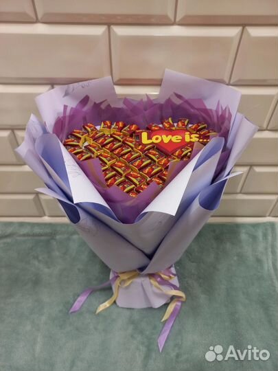 Букет из жевачек love is
