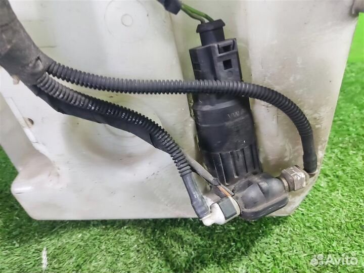 Бачок омывателя volkswagen Golf Plus 2008