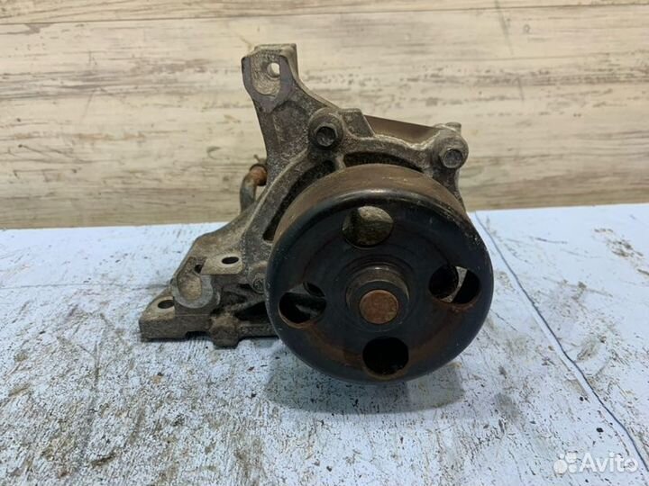 Насос водяной Nissan Juke MR16DDT