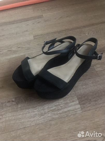 Босоножки женские