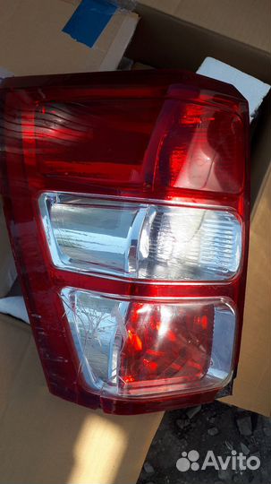 Задний левый фонарь suzuki grand vitara