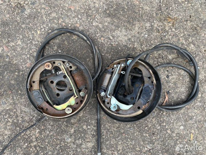 Механизм задних тормозных колодок Nissan Note E11