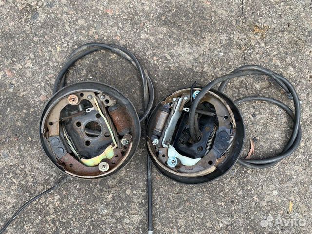 Механизм задних тормозных колодок Nissan Note E11