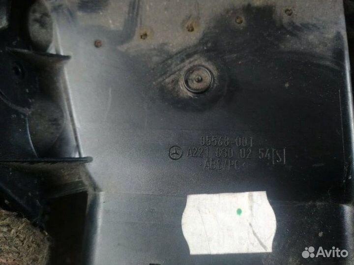 Дефлектор воздушный передний правый Mercedes-Benz