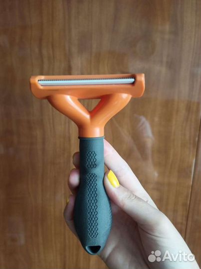 Furminator для короткошёрстных собак среднего разм