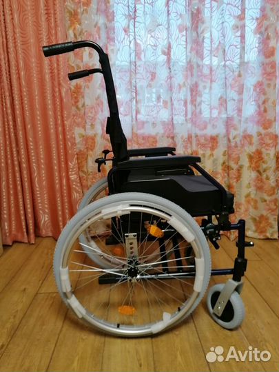 Инвалидная коляска новая