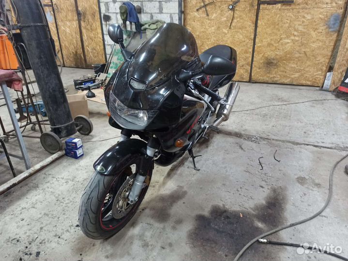 Продам мотоцикл honda vtr