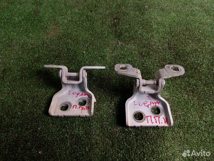 Петля двери передняя правая Renault Logan 1.6 2017