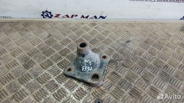 Кронштейн цилиндра подъема кабины Man Tga