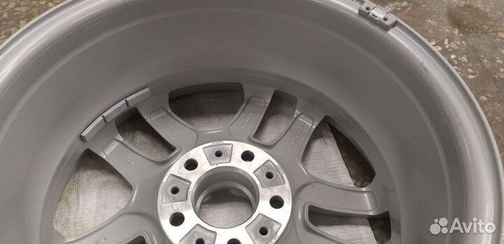 Литой оригинальный диск BMW X5 R16