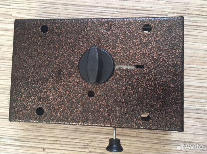 Навесы дверные, замки