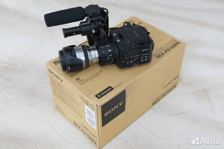 Видеокамера Sony NEX-FS100 kit