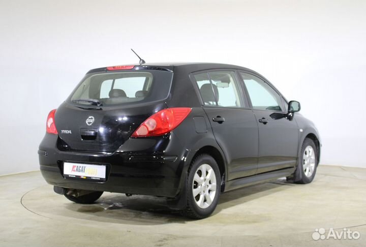 Nissan Tiida 1.6 AT, 2011, 117 620 км