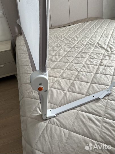 Защитный борт на кровать