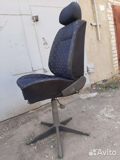 Компьютерное кресло