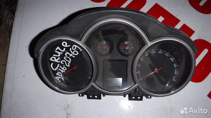 Панель приборов Chevrolet Cruze 2009-2016