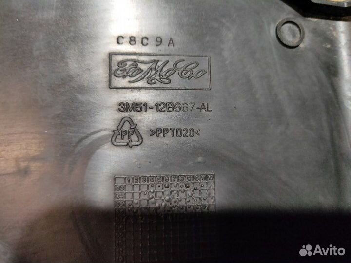 Крышка акб Ford Focus 2