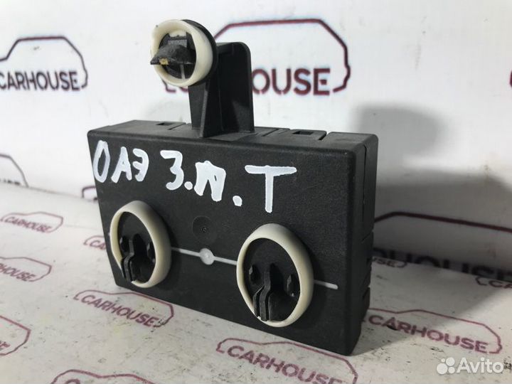 Блок управления дверьми задний правый Audi Q7 4.2