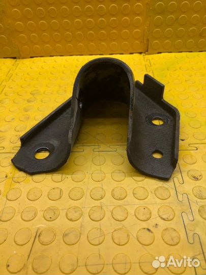 Кронштейн задний левый Renault Duster HSM H4M430