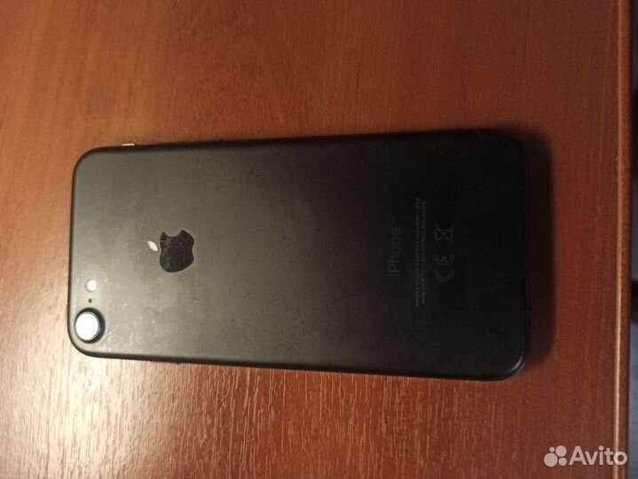 Телефон iPhone 7