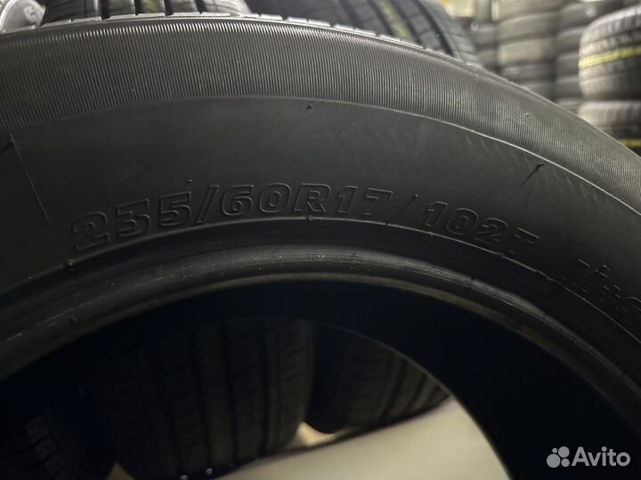 Kumho Solus KH16 235/60 R17 102T