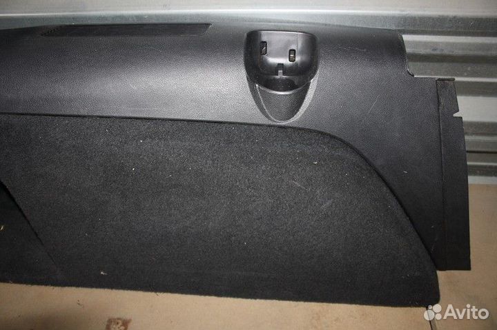 Обшивка багажника (левая) audi Q7 2005