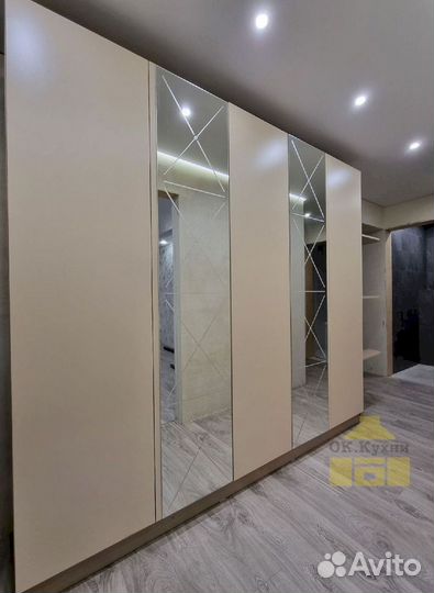 Шкаф в прихожую