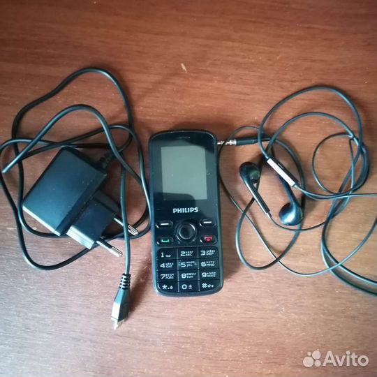 Телефон Philips Xenium E111