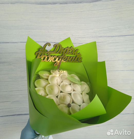 Подарок девушке букет из шоколадных роз