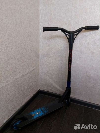 Трюковой самокат синий