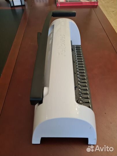 Брошюровщик Fellowes Starlet 2+