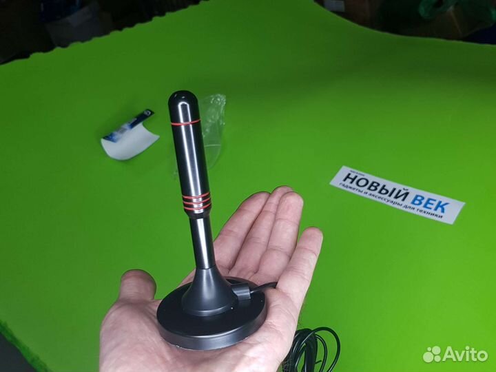 Антенна комнатная с усилителем