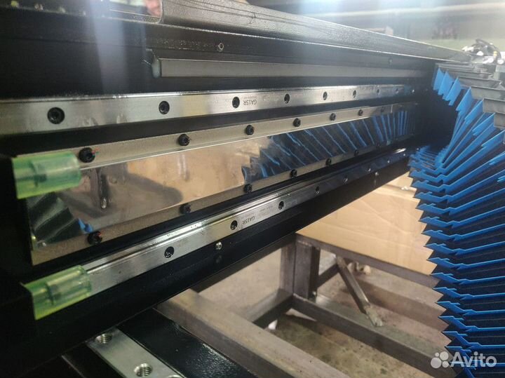 Оптоволоконный лазерный станок TauLaser 3015