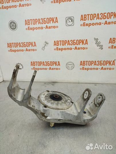 Опора под пружину передняя правая Cadillac Srx 4.6