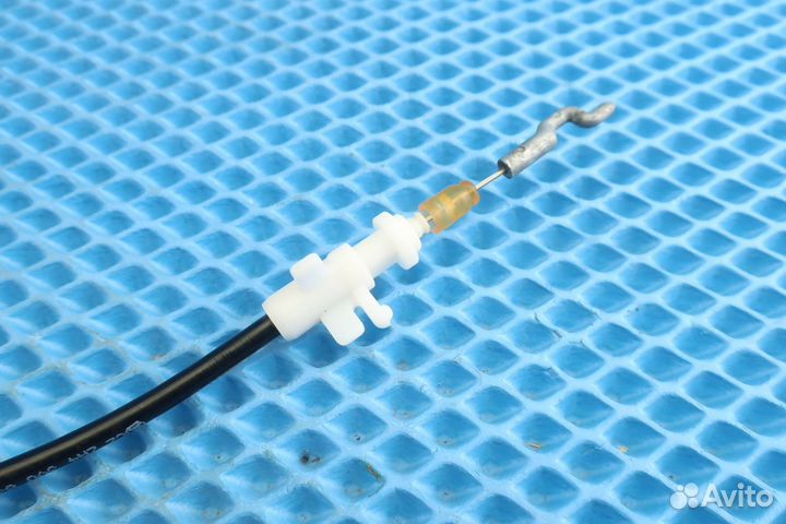 Трос замка двери 3V0839085 Skoda Superb